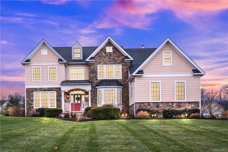 17 HOPEVIEW CT, Newburgh, NY 12550 Single Family Residence For Sale  MLS# H6281760