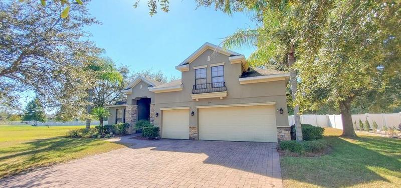 204 Butter Hill Dr, Deland, FL 32724 - MLS V4933145 for Sale