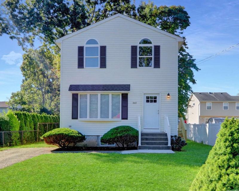 360 44th St, Copiague, NY 11726 - MLS 3509636 for Sale