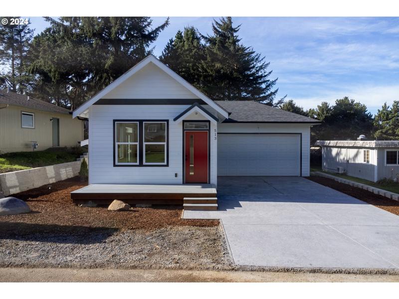 513 Southeast Jetty Avenue, Lincoln City, OR 97367 for Sale