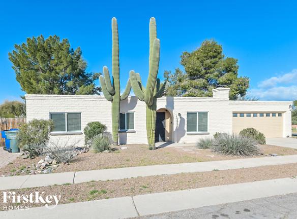 545 North Banff Avenue - Tucson, AZ 85748 - Home For Rent