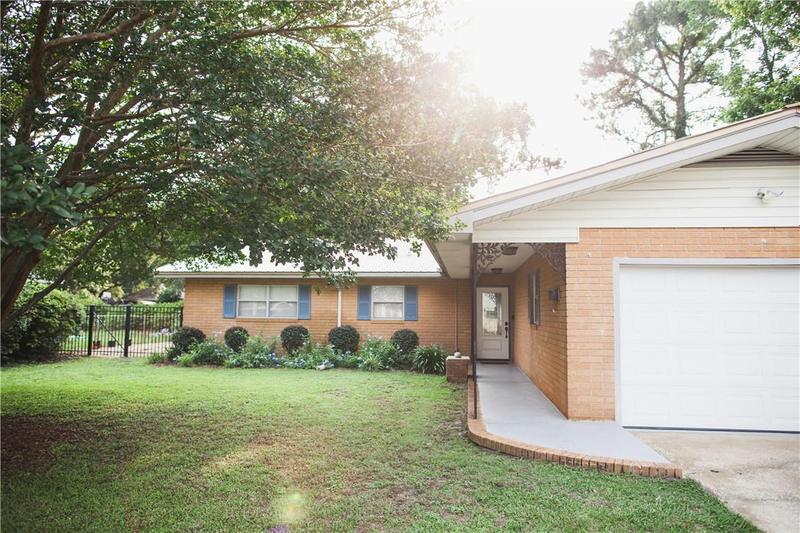 3251 DOGWOOD AVE, Brunswick, GA 31520 Single Family Residence For Sale  MLS# 1643983