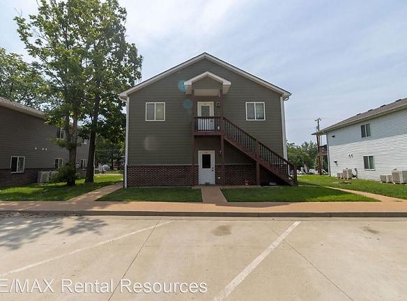 1411 Paris Rd - Columbia, MO 65201 - Home For Rent