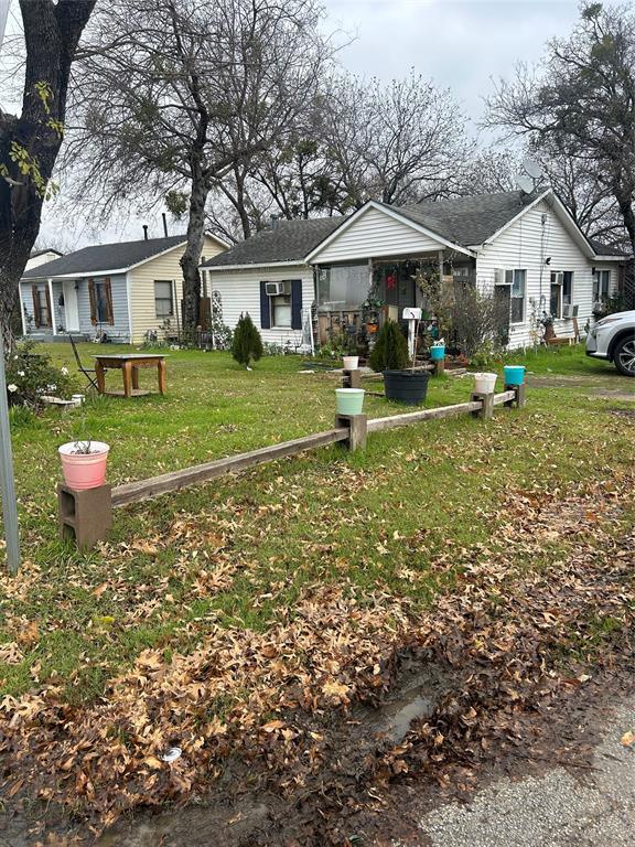 302 NW 14th St, Grand Prairie, TX 75050 for Sale