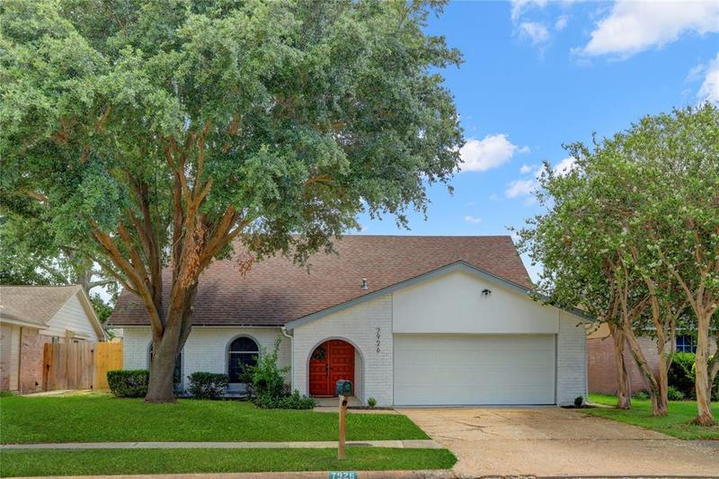 7926 Windy Creek Dr, Houston, TX 77040 for Sale
