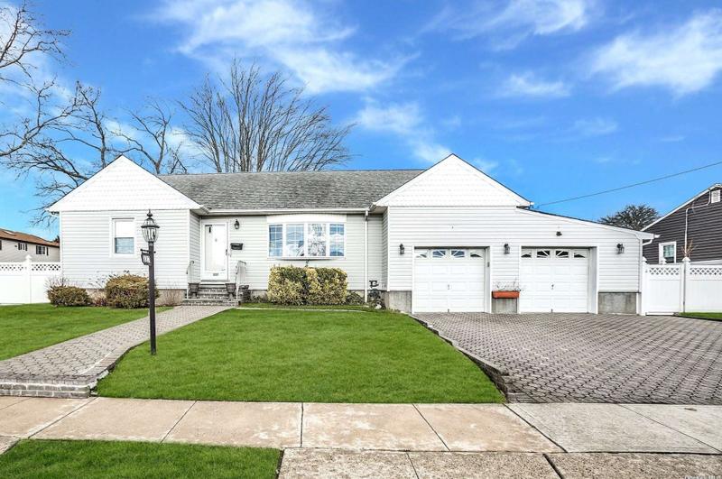 227 N Wyoming Ave, Massapequa, NY 11758 - MLS 3525154 for Sale