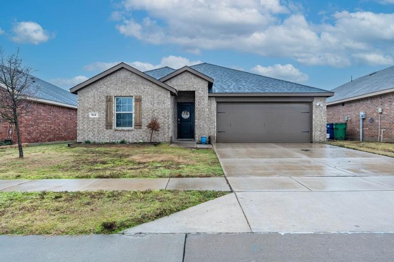 812 Roland Dr, Fate, TX 75189 - MLS 20519429 for Sale