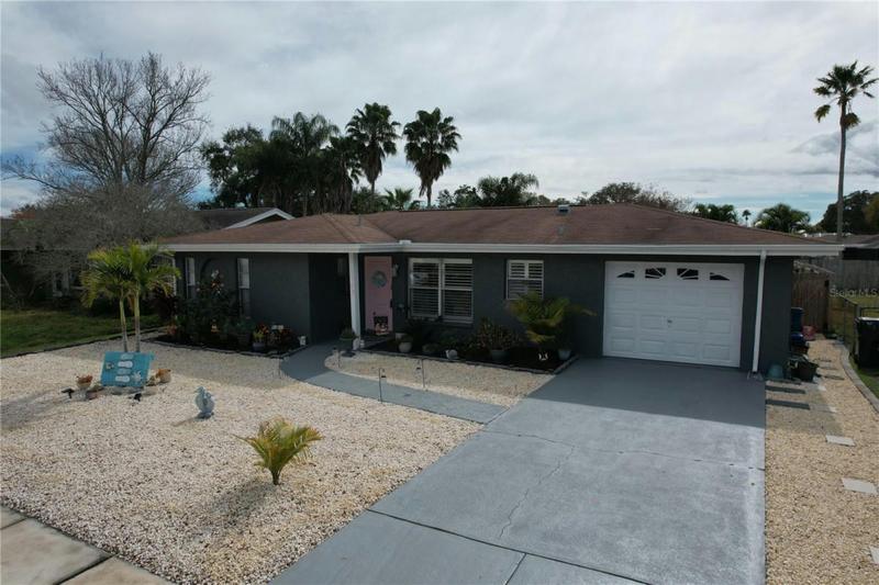 1703 HIBISCUS CIR N, OLDSMAR, FL 34677 Single Family Residence For Sale  MLS# U8229967