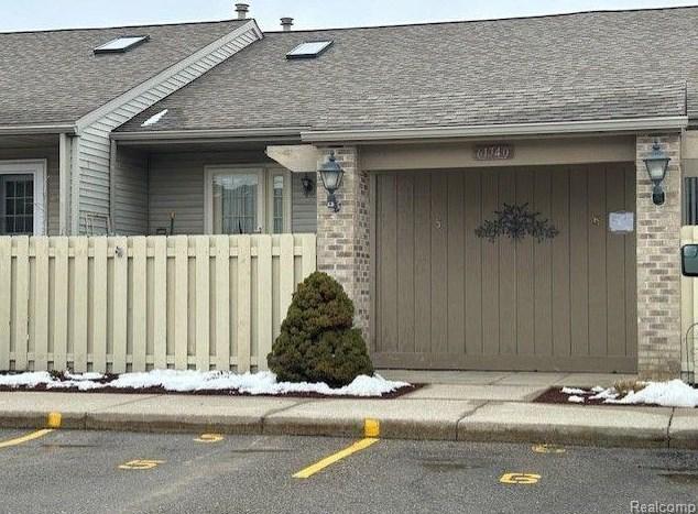 61740 Williamsburg Dr, South Lyon, MI 48178 - MLS 20240006380 for Sale