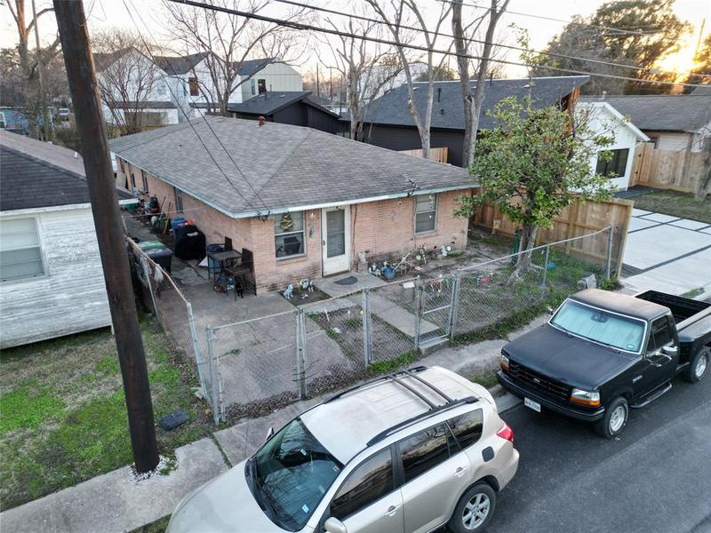 412 E 33rd St, Houston, TX 77018 for Sale