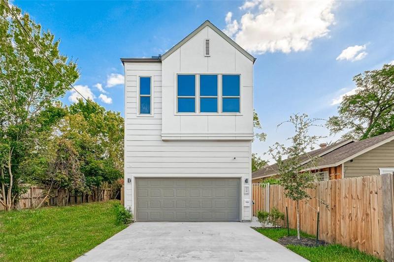 1411 E 34th St, Houston, TX 77022 for Sale