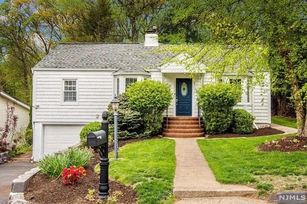 21 Oswego Ave, Oakland, NJ 07436 - MLS 22017572 for Sale