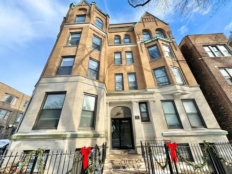 3435 N Elaine Pl #BR, Chicago, IL 60607 - MLS 11963985 for Rent