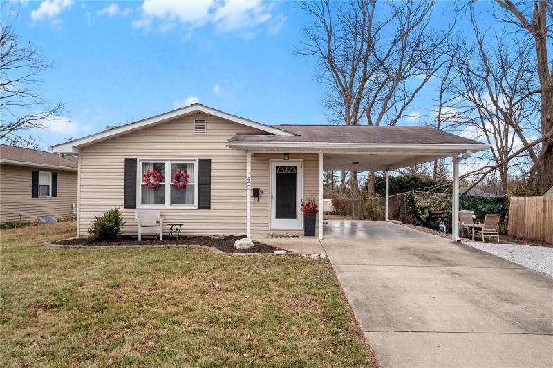 Columbia, Monroe County, IL House for sale Property ID: 418924528