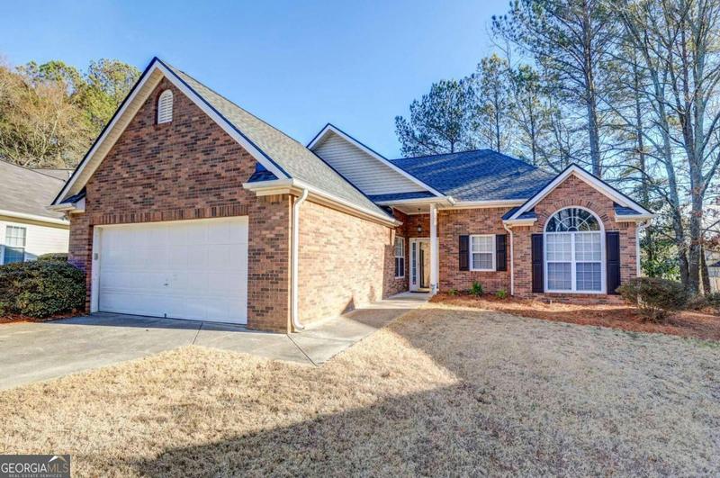 140 CLOVERWOOD DR, Fayetteville, GA 30215 Single Family Residence For Sale  MLS# 10239352