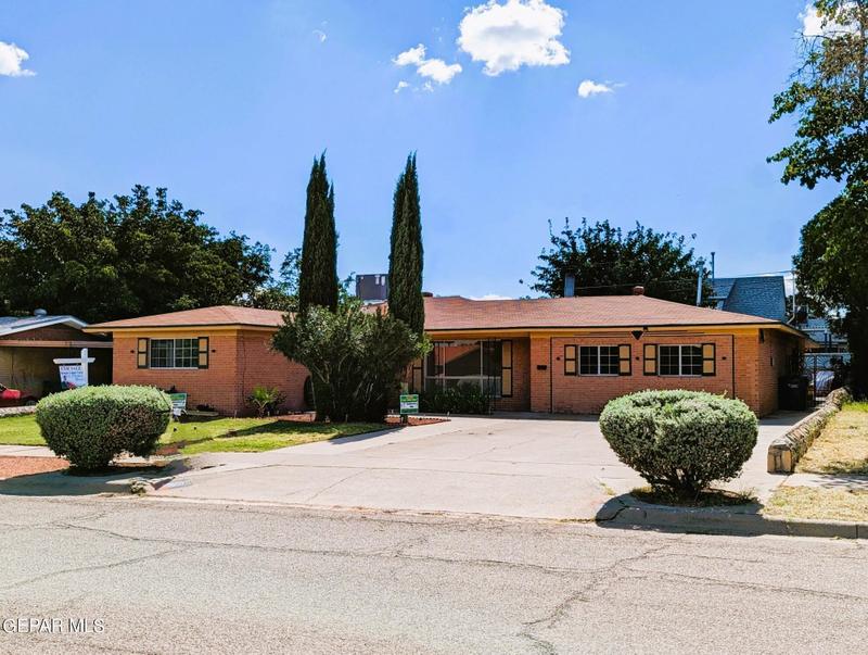 10020 CHEZELLE Drive, El Paso, TX 79925 for Sale