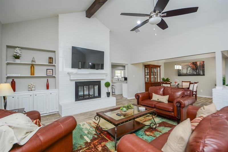 114 Springs Edge Dr, Conroe, TX 77356 for Rent