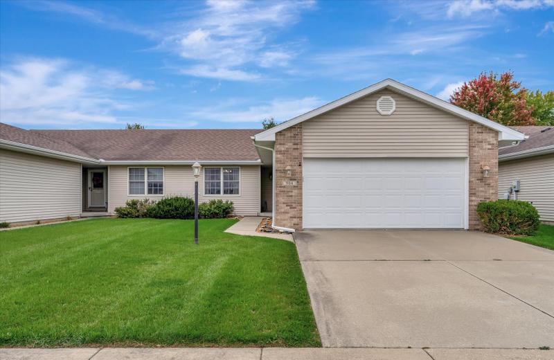 904 Waters Edge Road, Champaign, IL 61822 for Sale