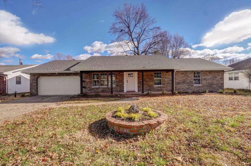 1960 East Meadow Drive, Springfield, MO 65804  613587889 for Sale