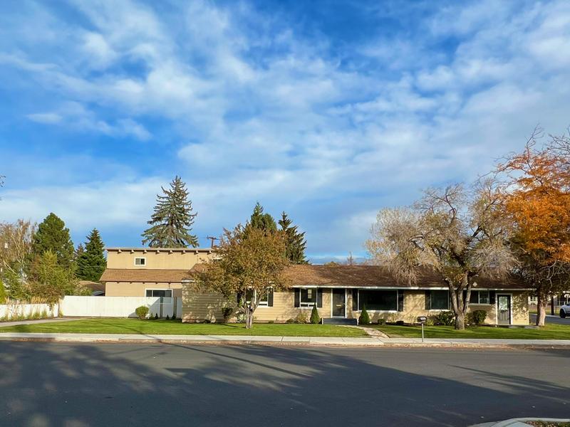 1040 SW 15th Street, Redmond OR 97756 for Sale