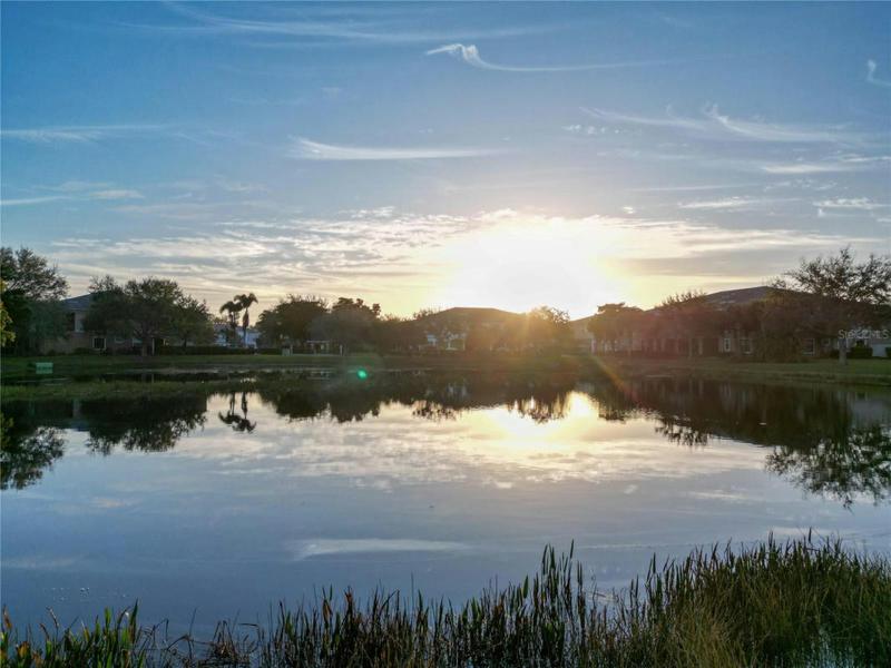 3921 BRIDLECREST LN, BRADENTON, FL 34209 Single Family Residence For Sale  MLS# A4595917