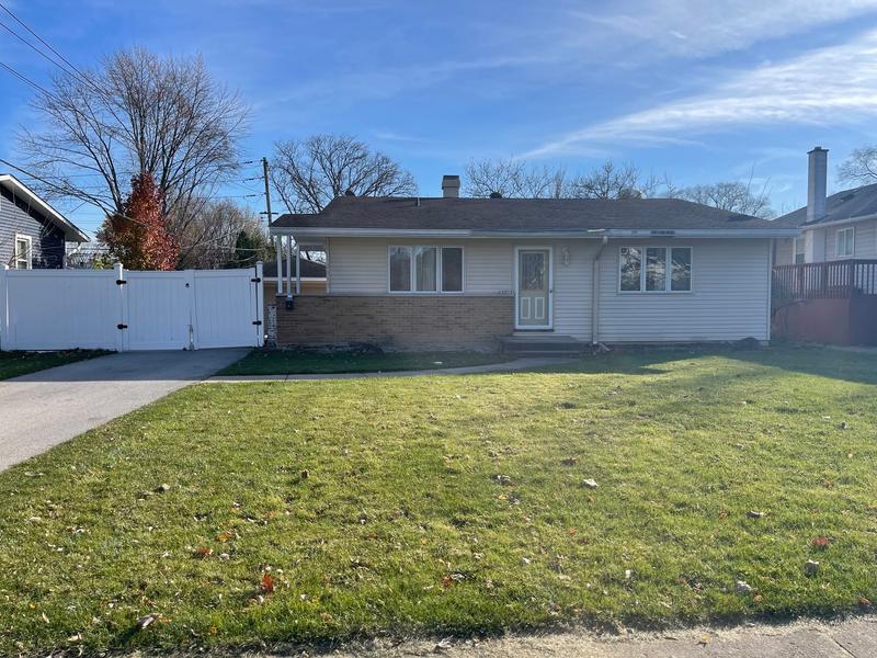 2813 Forest Glen Parkway, Woodridge, IL 60517 for Sale