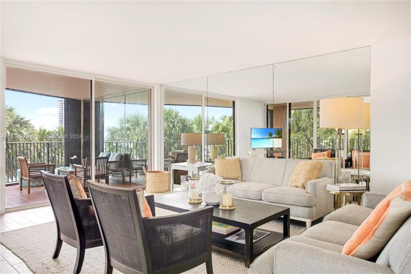 1700 South Bayshore Lane, Unit 3A, Miami, FL 33133 for Rent