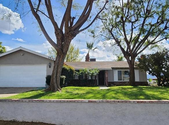 3532 Bluff St - Norco, CA 92860 - Home For Rent
