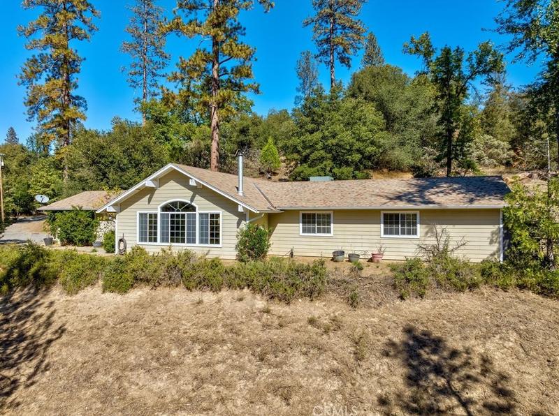 37859 Rd 422, Oakhurst, CA 93644 - MLS FR23197706 for Sale