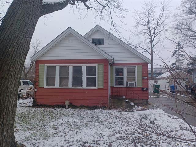 1064 MYRTLE AVE, Waterford, MI 48328 Single Family Residence For Sale  MLS# 20240002543