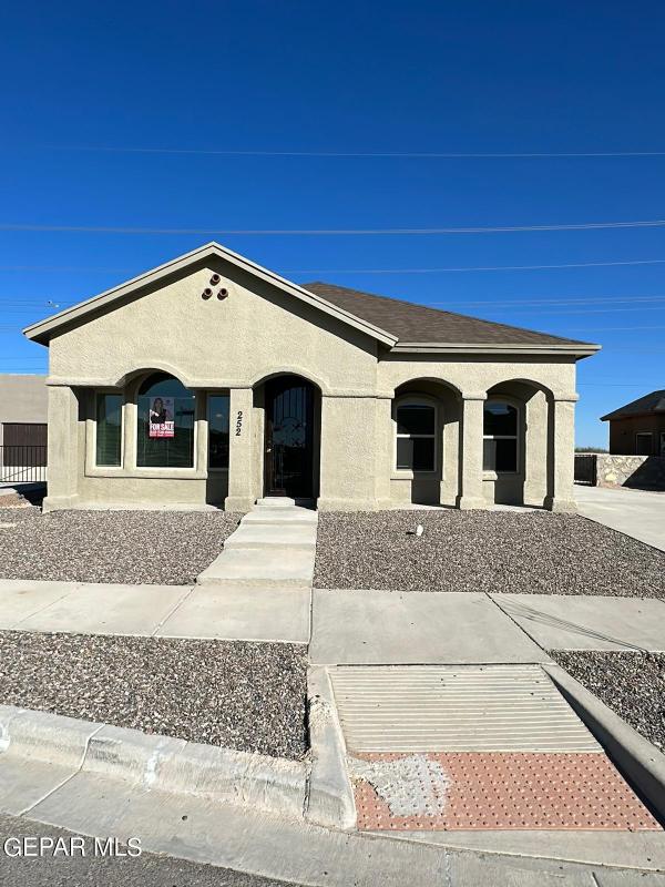 252 Dora Baltea Place, Horizon City, TX 79928 for Sale