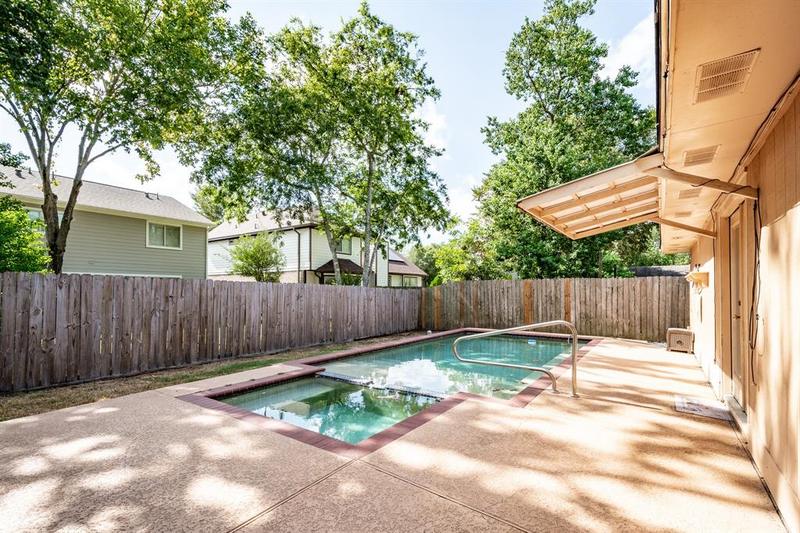 17110 Marlin Spike Way, Crosby, TX 77532 for Sale