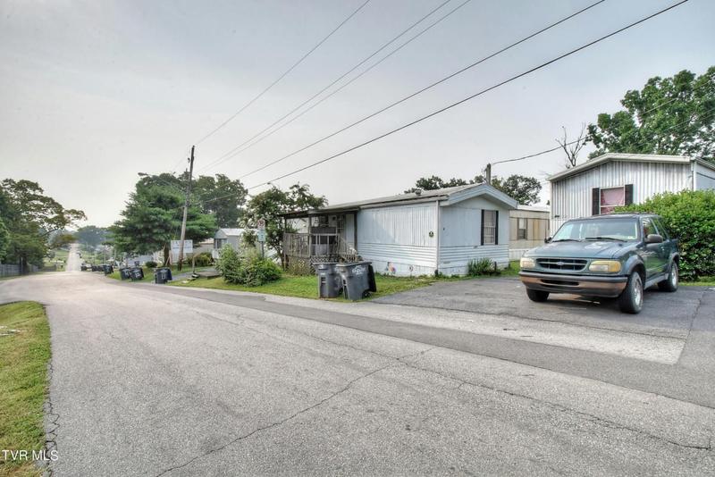 2009 GREENWAY ST, Kingsport, TN 37660 Multi Family For Sale  MLS# 9961934