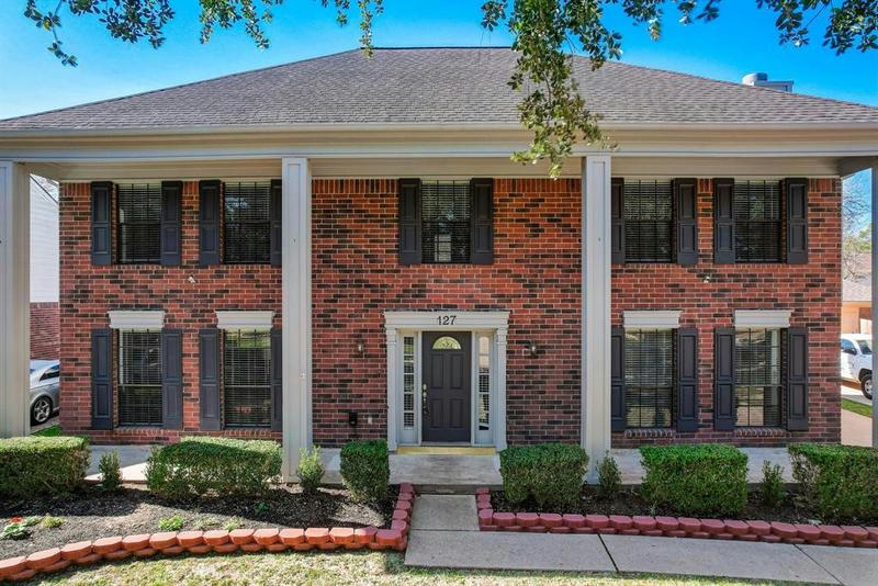 127 BAYOU BEND DR, League City, TX 77573 Single Family Residence For Sale  MLS# 8569735