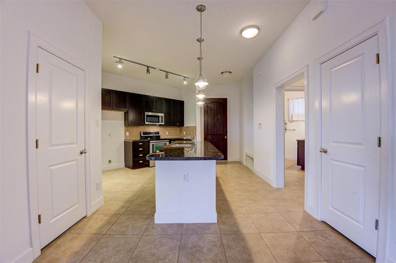 17040 Farm To Market 1097, Unit 6203, Montgomery, TX 77356 for Sale