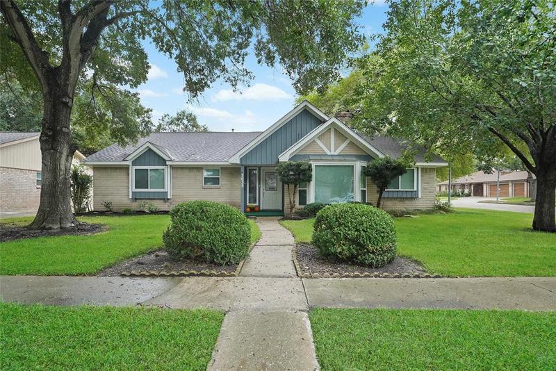 7635 Braesglen Dr, Houston, TX 77071 for Sale