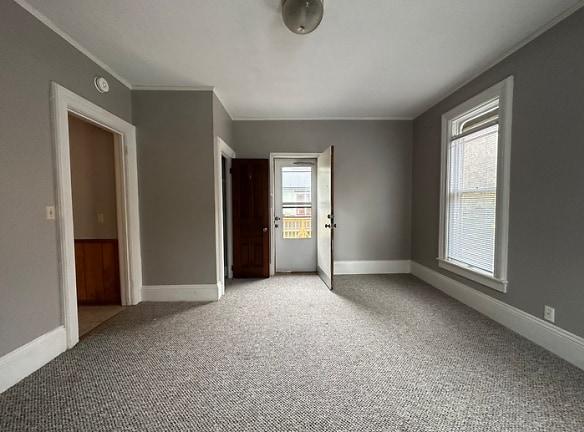 240 Stuart Ave unit 2 - Kalamazoo, MI 49007 - Home For Rent