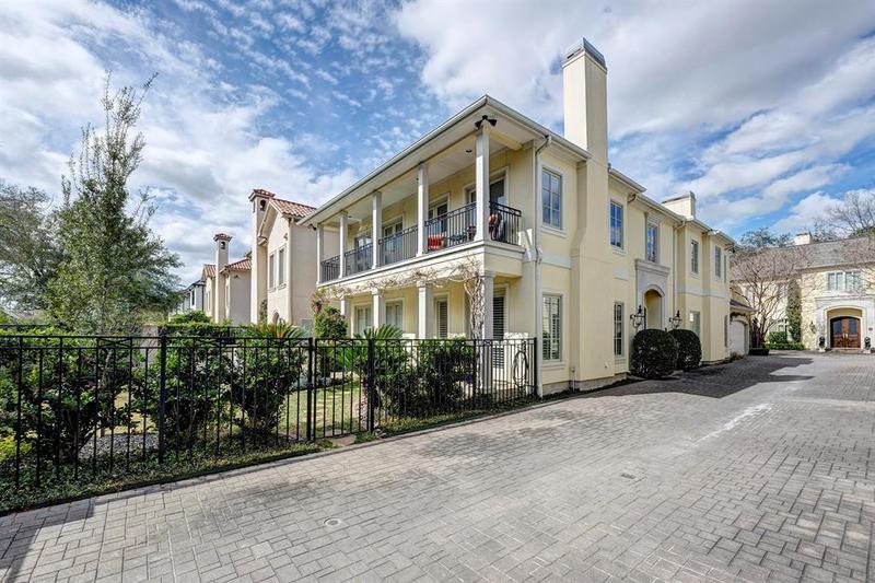 5024 Tangle Ln, Houston, TX 77056 for Sale