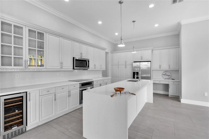 8503 Northwest 41 Street, Cooper City, FL 33024 for Rent