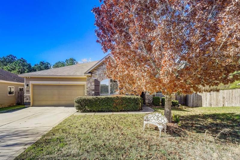 300 Pine Mist Ln, Conroe, TX 77304 for Sale