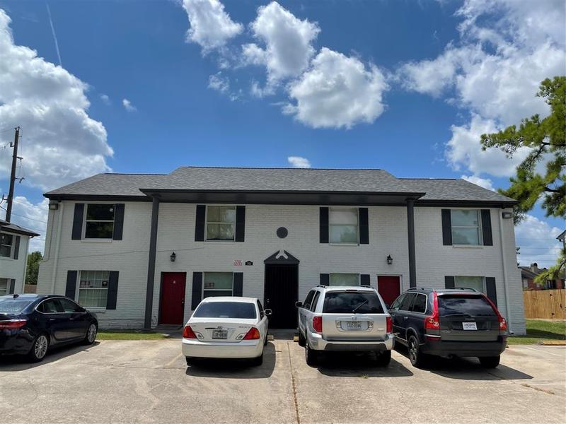 703 Barren Springs Drive C, Houston, TX 77090 for Rent
