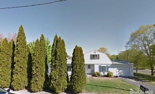 45 Oneida Ave, Selden, NY 11784 - MLS 3527597 for Rent