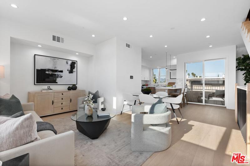 1246 Bronson Avenue, Los Angeles, CA 90019 for Sale