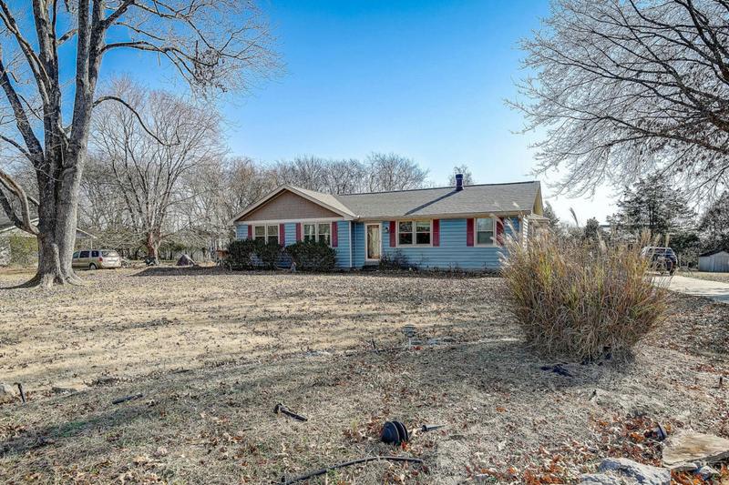 1153 BAYVIEW DR, Gallatin, TN 37066 Single Family Residence For Sale  MLS# 2597383