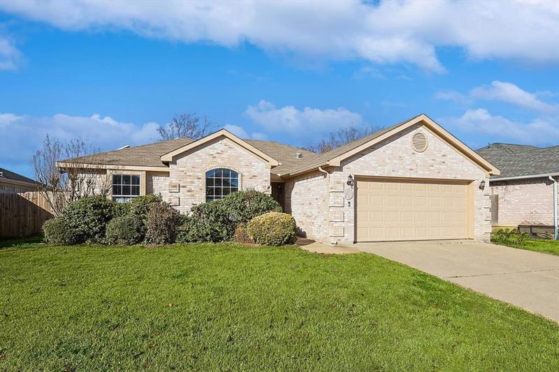 8009 Jolie Dr, Fort Worth, TX 76137 for Sale