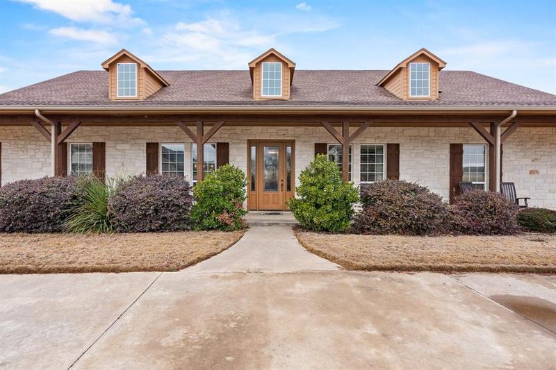 2245 Nottaway Dr, Cleburne, TX 76033 for Sale