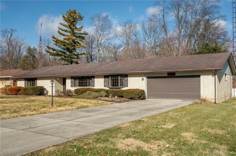 1043 GROVE HILL DR, Beavercreek, OH 45434 Single Family Residence For Sale  MLS# 903671