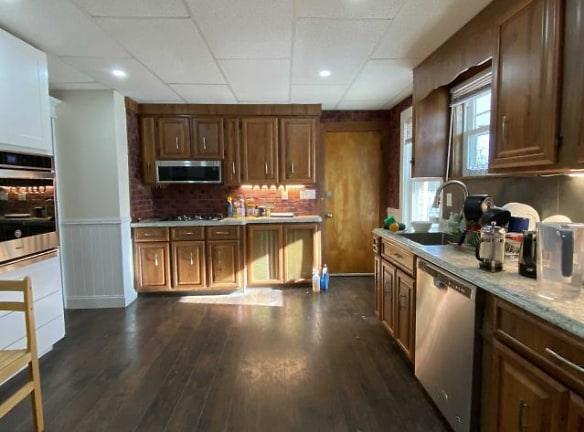 210 Commonwealth Ave - Newton, MA 02467 - Home For Rent