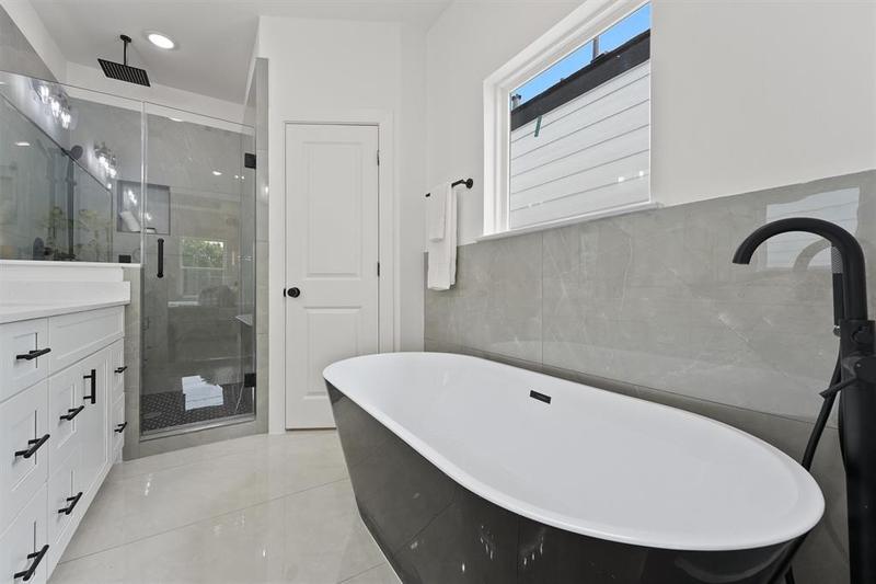 4810 Cochran Street, Houston, TX 77009 for Sale