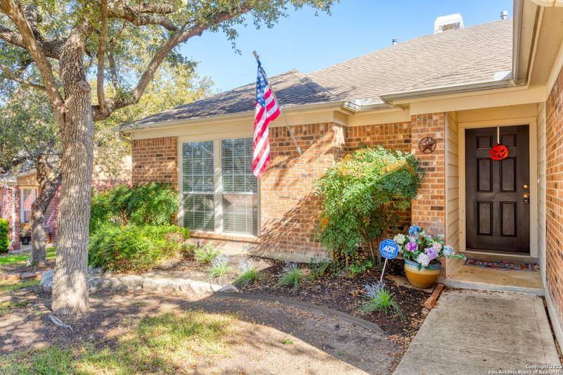 615 Fairglen Court, San Antonio, TX 78258 for Sale